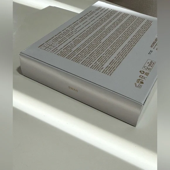 Hourglass Ambient Lighting Edit Unlocked 2025 Palette - Picture 7 of 11